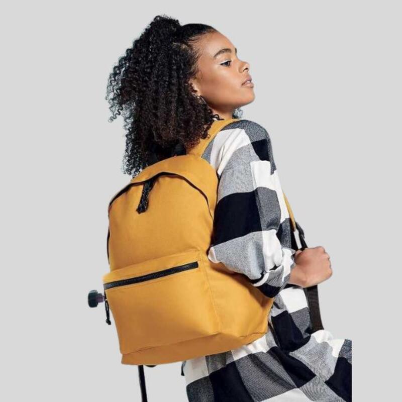 BG285 BagBase Zaino con tasca frontale personalizzato 100%poliestere riciclato Thumbnail